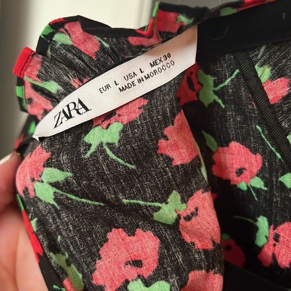 NWOT Zara floral mini dress - long sleeve, ruffle at hem and neck - large - Picture 4 of 4